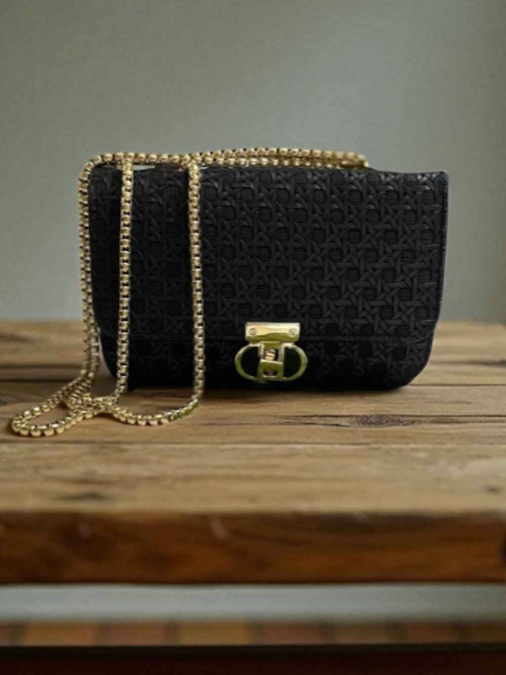 Black Woven Chain Shoulder Bag Gold Hardware Faux Leather Crossbody Purse - Picture 2 of 7